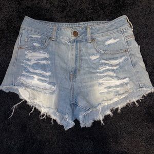 High-waisted Jean shorts